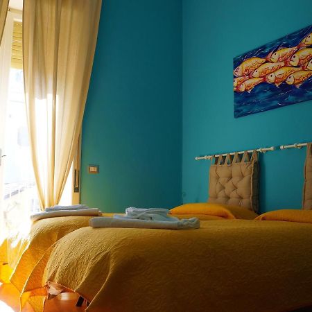 B&B Occhi Di Mare 卡斯特拉玛雷帝斯达比亚 外观 照片