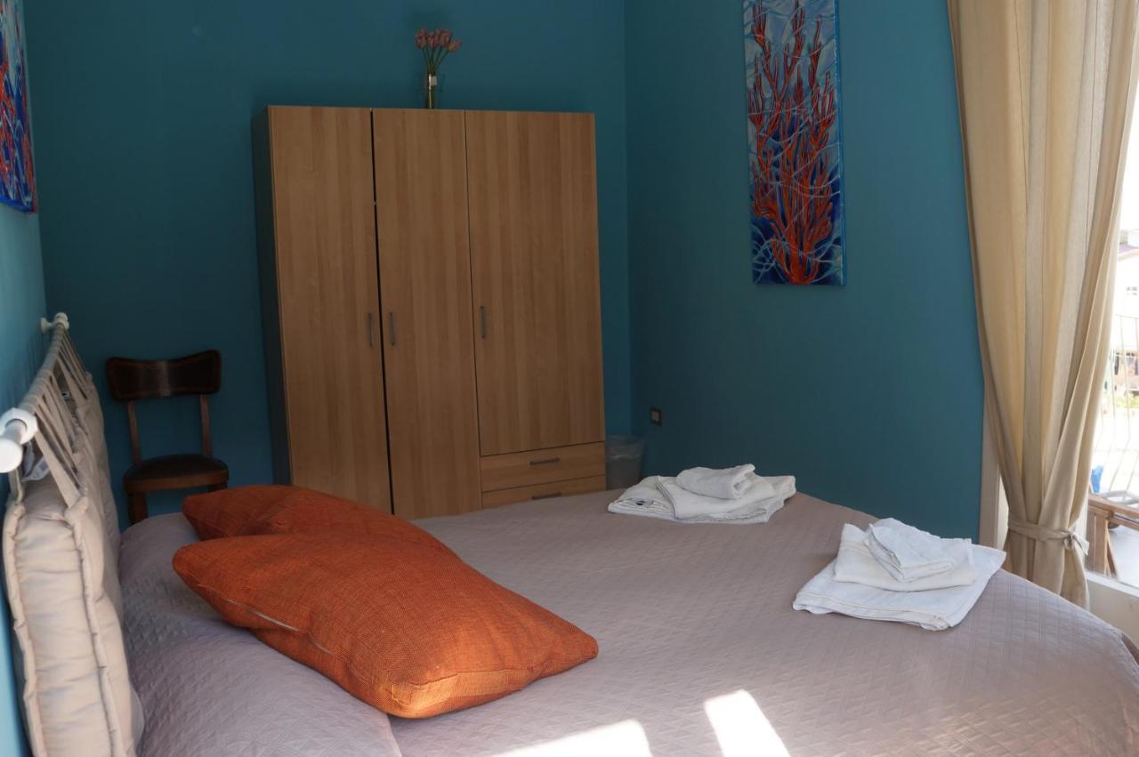 B&B Occhi Di Mare 卡斯特拉玛雷帝斯达比亚 外观 照片