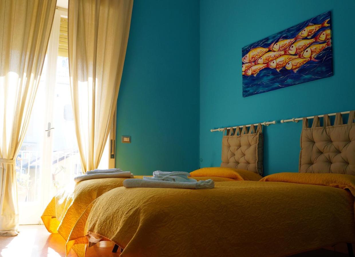 B&B Occhi Di Mare 卡斯特拉玛雷帝斯达比亚 外观 照片
