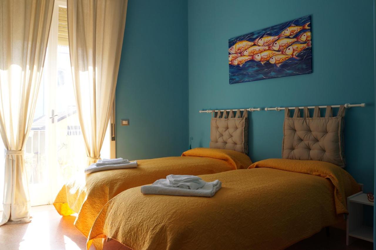 B&B Occhi Di Mare 卡斯特拉玛雷帝斯达比亚 外观 照片